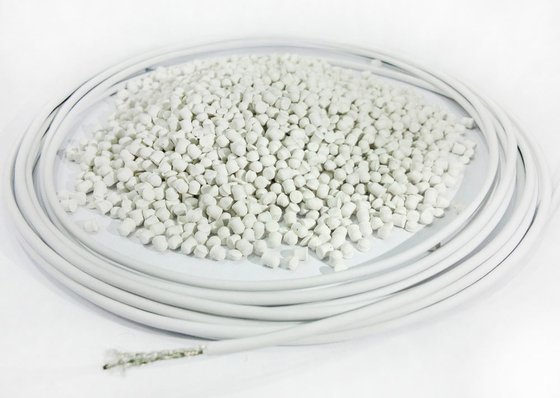 مثبطات اللهب 1.39g / Cm3 PVC مجمع بولي فينيل كلوريد للأسلاك والكابلات